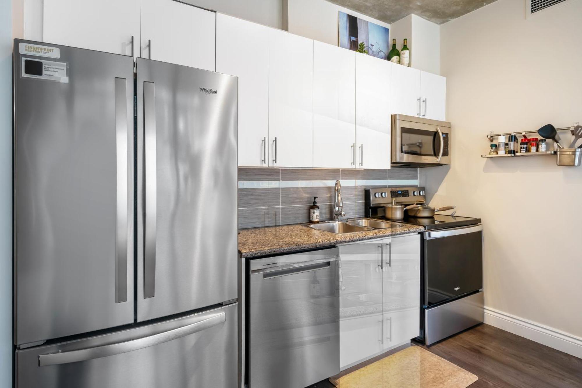 Spacious Corner Apartment Downtown Toronto Dış mekan fotoğraf